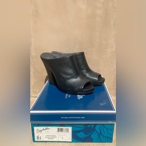 Seychelles Black Leather booties